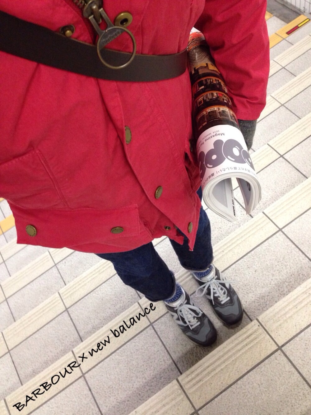 「スニーカー、デニム、New Balance、ニューバランス、RESOLUTE、barbour、ジーパン、春 コート、ニューバランス1300」｜「Barbourの春バブアー（ステンカラーコート、レッド系）」を使った、hiro5cさん（メンズ・170cm）の春コーディネートの1枚目の写真