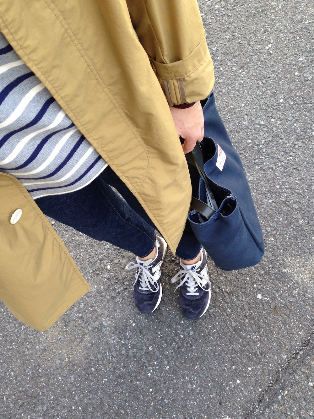 「カットソー、New Balance、しましま、RESOLUTE、orcival、セントジェームス、リゾルト、ジーパン、SAINTJAMES」｜「BAG'n'NOUNのツールバッグ（トートバッグ、ブルー系）」を使った、hiro5cさん（メンズ・170cm）の春コーディネートの1枚目の写真