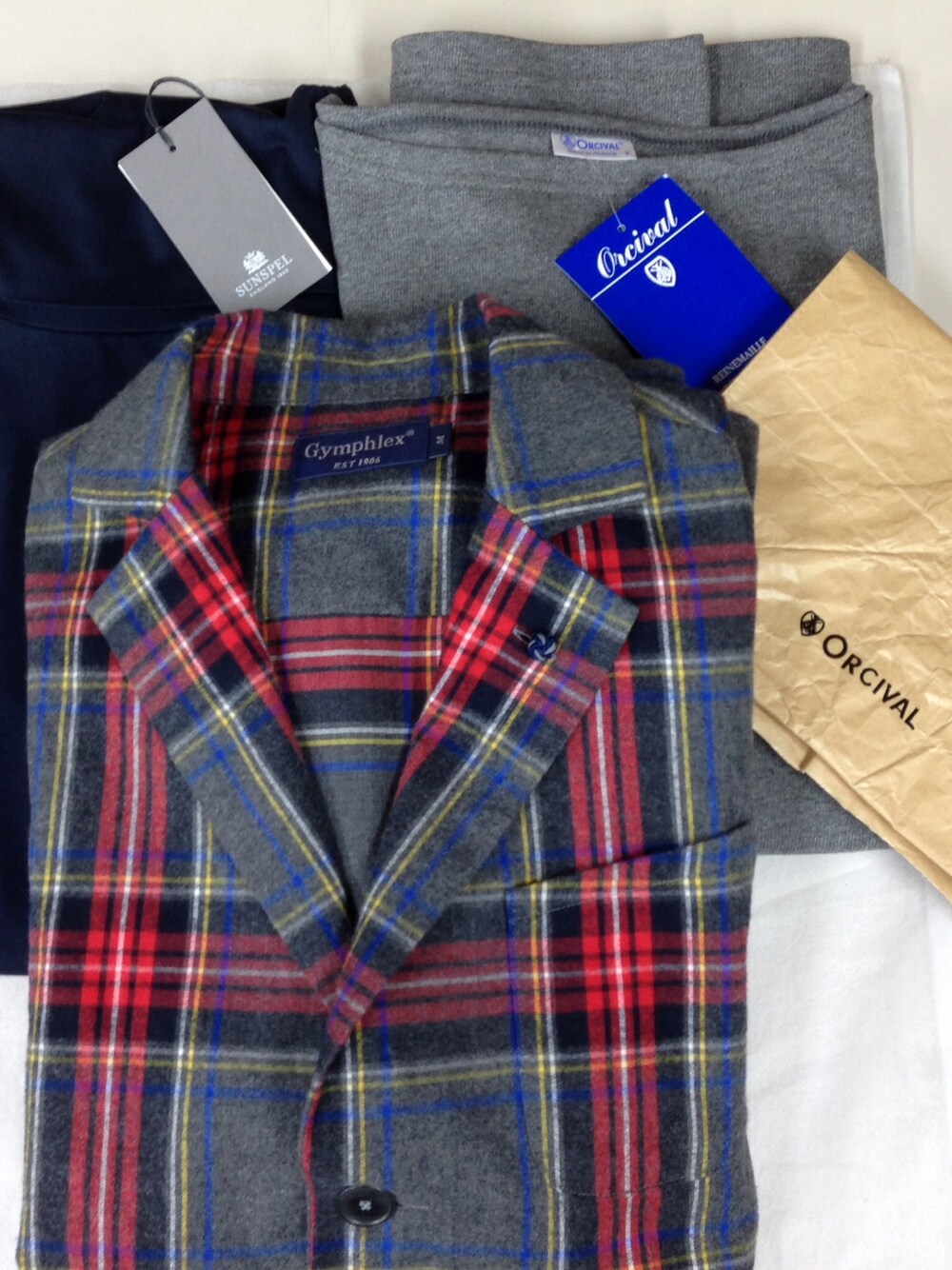 「orcival、GYMPHLEX、SUNSPEL、Bshop」｜「GYMPHLEXのネルシャツジャケット（テーラードジャケット、グレー系）」を使った、hiro5cさん（メンズ・170cm）の秋コーディネートの1枚目の写真