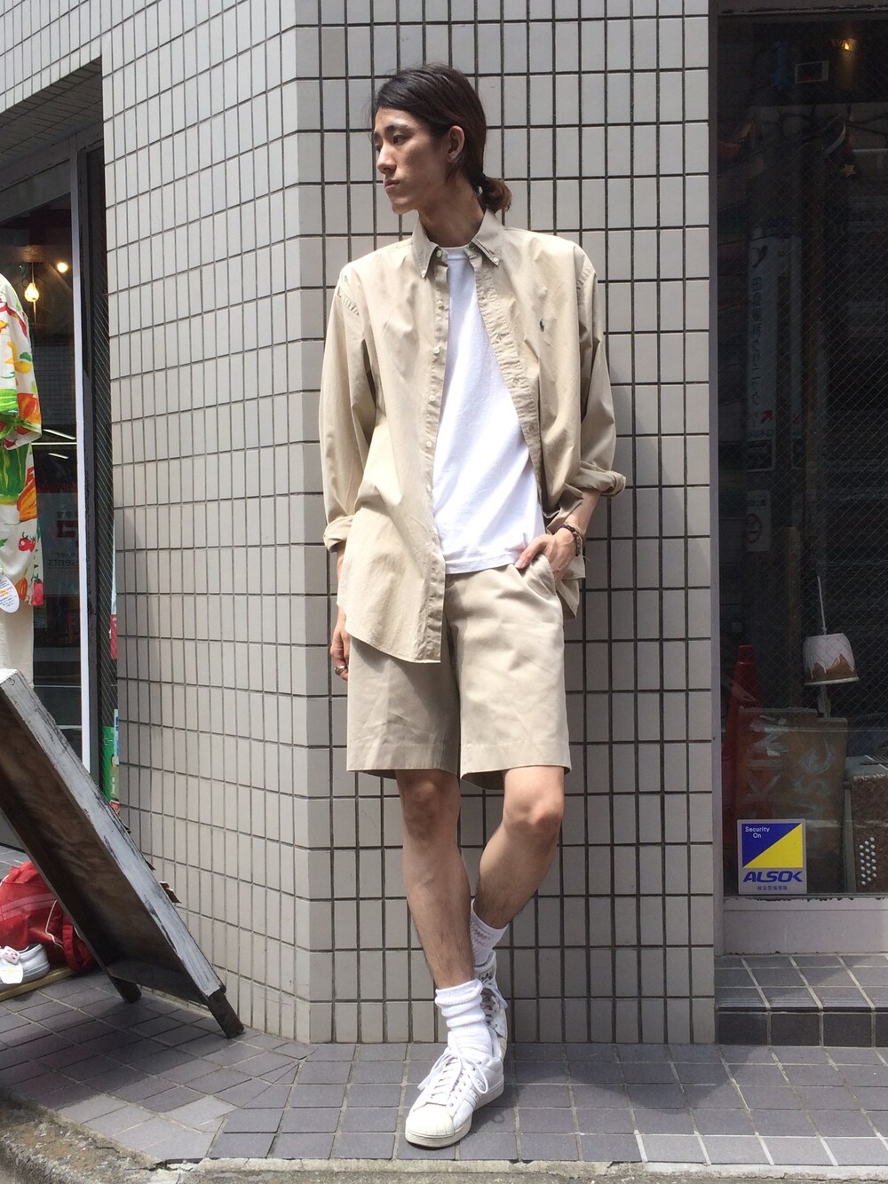 「ベージュコーデ、ワントーンコーデ、Ralph Lauren、ラルフローレン、ショートパンツ、古着」｜「Dclothingのアイテム（シャツ/ブラウス、ベージュ系）」を使った、キタタクさん（メンズ・187cm）の夏コーディネートの1枚目の写真