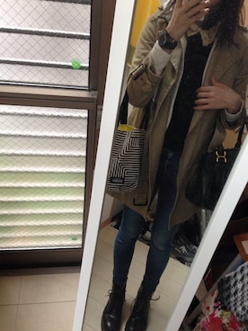 「蛍光カラー」｜「アイテム（トレンチコート）」を使った、あきこさん（レディース・170cm）の春コーディネート