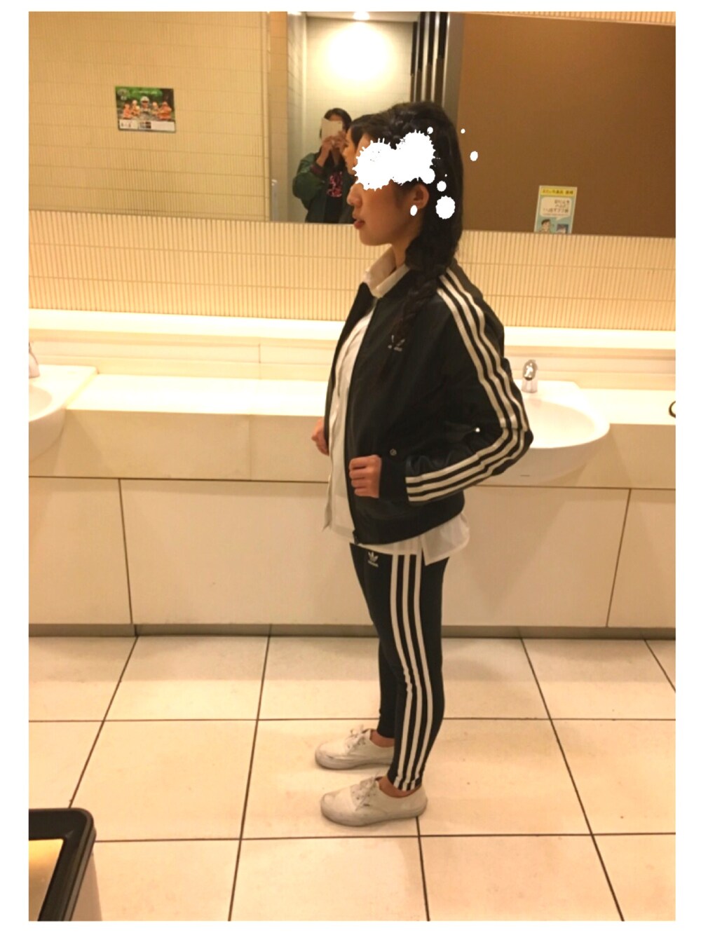 「スポーティー、adidas originals」｜「adidas Originalsのアイテム（ブルゾン、ブラック系）」を使った、0101さん（レディース・150cm）の春コーディネートの1枚目の写真