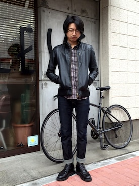 「雨の日」｜「アイテム（ブルゾン）」を使った、tosh Iさん（メンズ・171cm）の春コーディネート