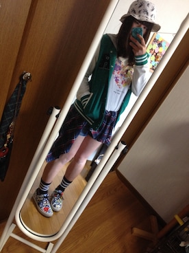 「スケボー」｜「アイテム（ノーカラージャケット）」を使った、Azusa Taniguchiさん（レディース・157cm）の春コーディネート