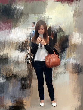 「FOSSIL（フォッシル）のアイテム（ボストンバッグ）」を使った、Audrey さん（レディース・156cm）の春コーディネート