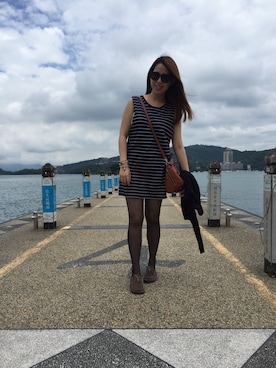 「FOSSIL（フォッシル）のアイテム（ボストンバッグ）」を使った、Audrey さん（レディース・156cm）の春コーディネート