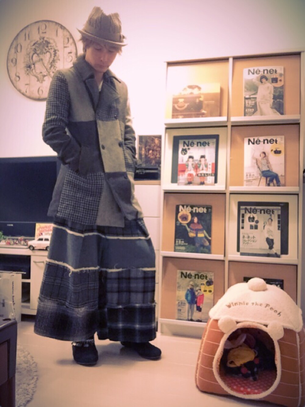 ブラック系のブーツ、その他のその他パンツ、その他のジャケット/アウターを着用したメンズの冬コーディネートの1枚目の写真