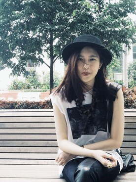 Cheryl Lim Yj使用（EYES & SINS）的時尚穿搭