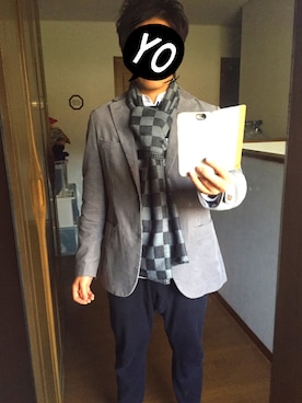 「COMME CA ISM（コムサイズム）のアイテム（マフラー、グレー系）」を使った、ひろさん（メンズ・166cm）の冬コーディネート