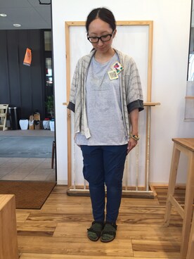 「アイテム（ブローチ/コサージュ）」を使った、アッコヤナセさん（レディース・162cm）の夏コーディネート