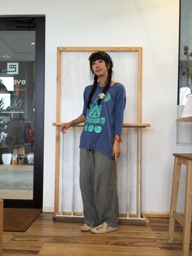 「アイテム（ヘアゴム）」を使った、アッコヤナセさん（レディース・162cm）の夏コーディネート