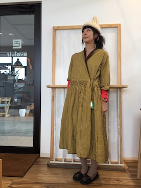 「LEH（レー）のアイテム」を使った、アッコヤナセさん（レディース・162cm）の秋コーディネート