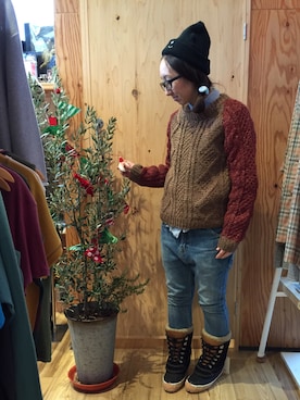 「静岡」｜「アイテム（ニットキャップ/ビーニー）」を使った、アッコヤナセさん（レディース・162cm）の秋コーディネート