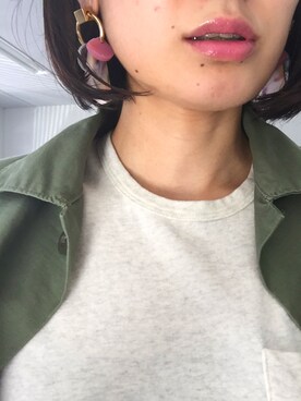 「ajew（エジュー）のアイテム（アクセサリー）」を使った、彩也桂さん（レディース・162cm）の春コーディネート