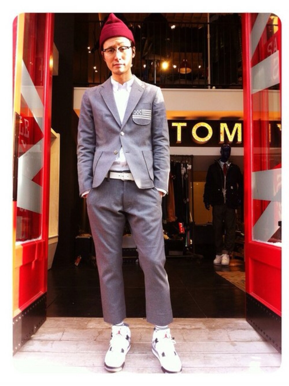 「セットアップ、TOMMY、ジャケットスタイル」｜「TOMMYのRYAN JACKET（テーラードジャケット、グレー系）」を使った、Carterさん（メンズ・183cm）の冬コーディネートの1枚目の写真