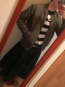 「黒スカート」｜「アイテム（PC・スマホグッズ/家電）」を使った、ゆみねむさん（レディース・160cm）の秋コーディネート