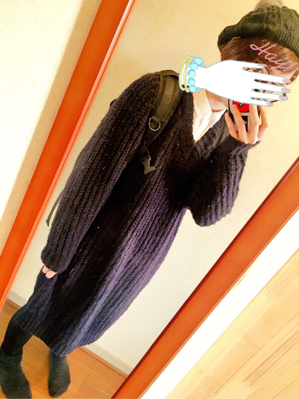 「ニットワンピース、マーチン、ニットベレー、もけもけくつ下、黒リュック、ダテメガネ」｜「JEANASISの3GアゼケーブルVワンピース/707749（ワンピース、ブルー系）」を使った、ゆみねむさん（レディース・160cm）の冬コーディネートの1枚目の写真