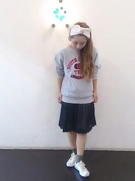 「リボンヘアバンド」｜「アイテム（スウェット）」を使った、くみこさん（レディース・150cm）の秋コーディネート