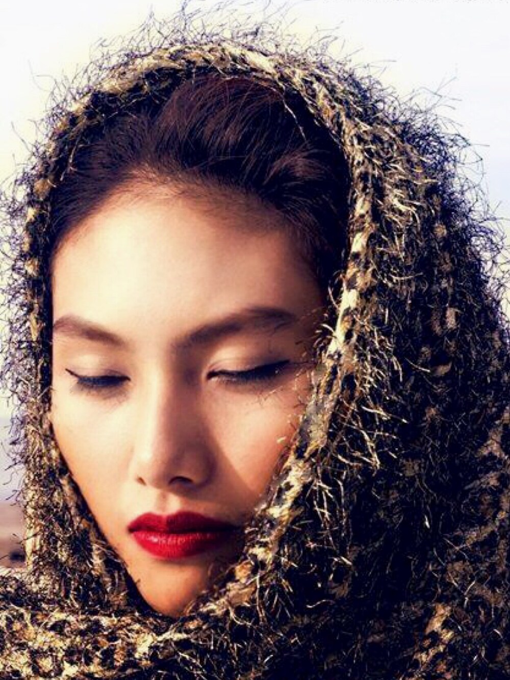 「redlip_teenvogue」｜「M・A・Cのアイテム（ファンデーション、レッド系）」を使った、maveeさん（レディース・165cm）の秋コーディネートの1枚目の写真