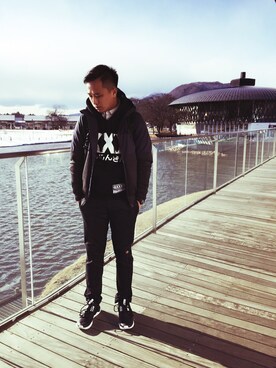 「アイテム（マウンテンパーカー、ブルー系）」を使った、Valentine Lingさん（メンズ・170cm）の春コーディネート