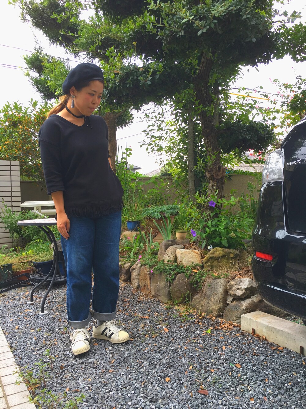 「カジュアル、black、スニーカー、adidas、superstar80's」｜「nappalmのアイテム（スウェット、ブラック系）」を使った、eri-chさん（レディース・156cm）の秋コーディネートの1枚目の写真