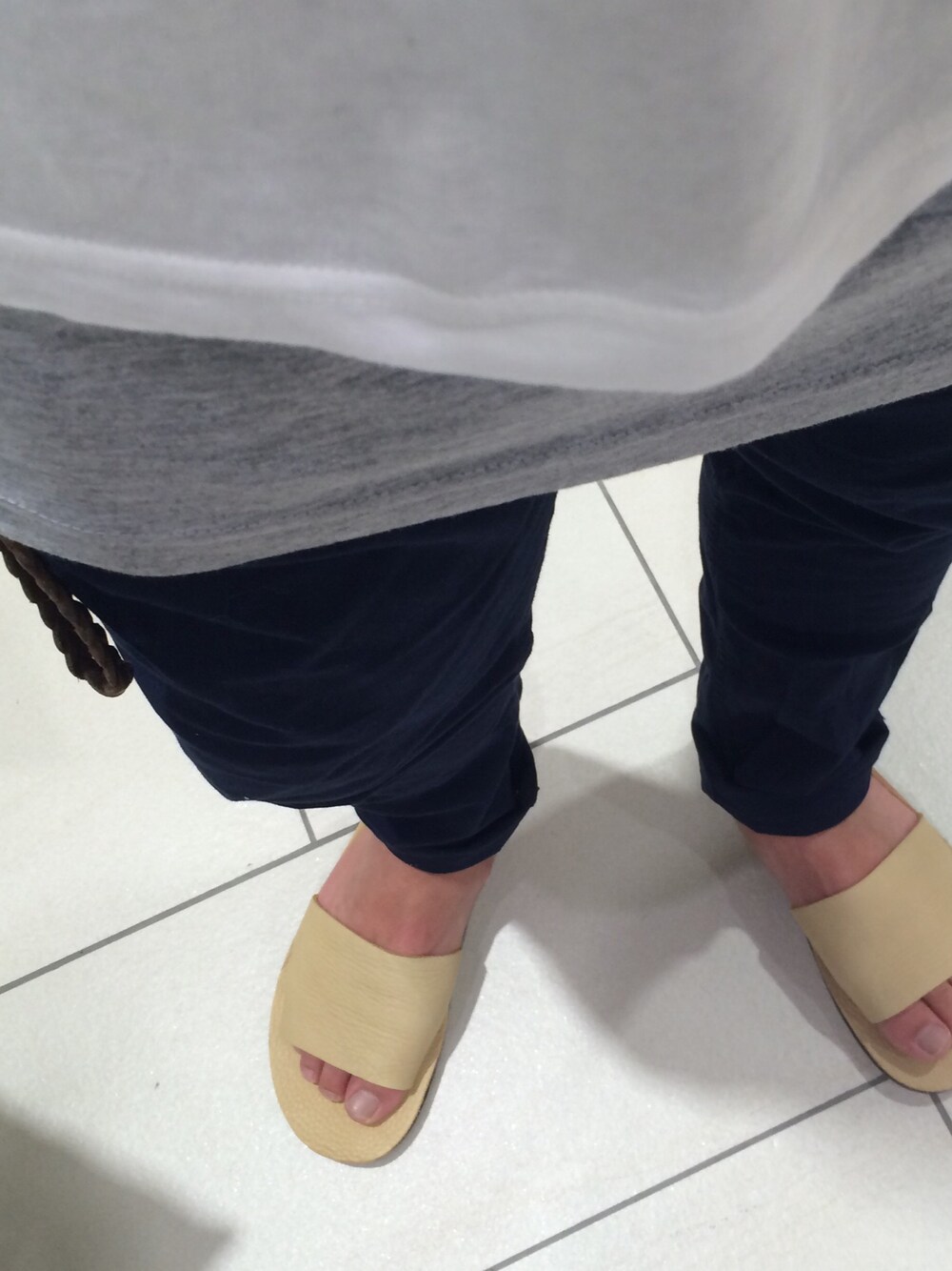 「nonnative、UNUSED、vendor Things」｜「UNUSEDのアイテム（Tシャツ/カットソー、ホワイト系）」を使った、Motoki Toyoizumiさん（メンズ・180cm）の夏コーディネートの1枚目の写真