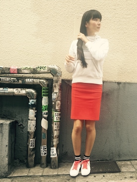 「アイテム（パーカー、ホワイト系）」を使った、あやなさん（レディース・164cm）の春コーディネート