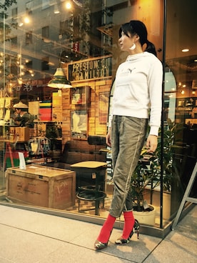 「アイテム（カーゴパンツ）」を使った、あやなさん（レディース・164cm）の秋コーディネート