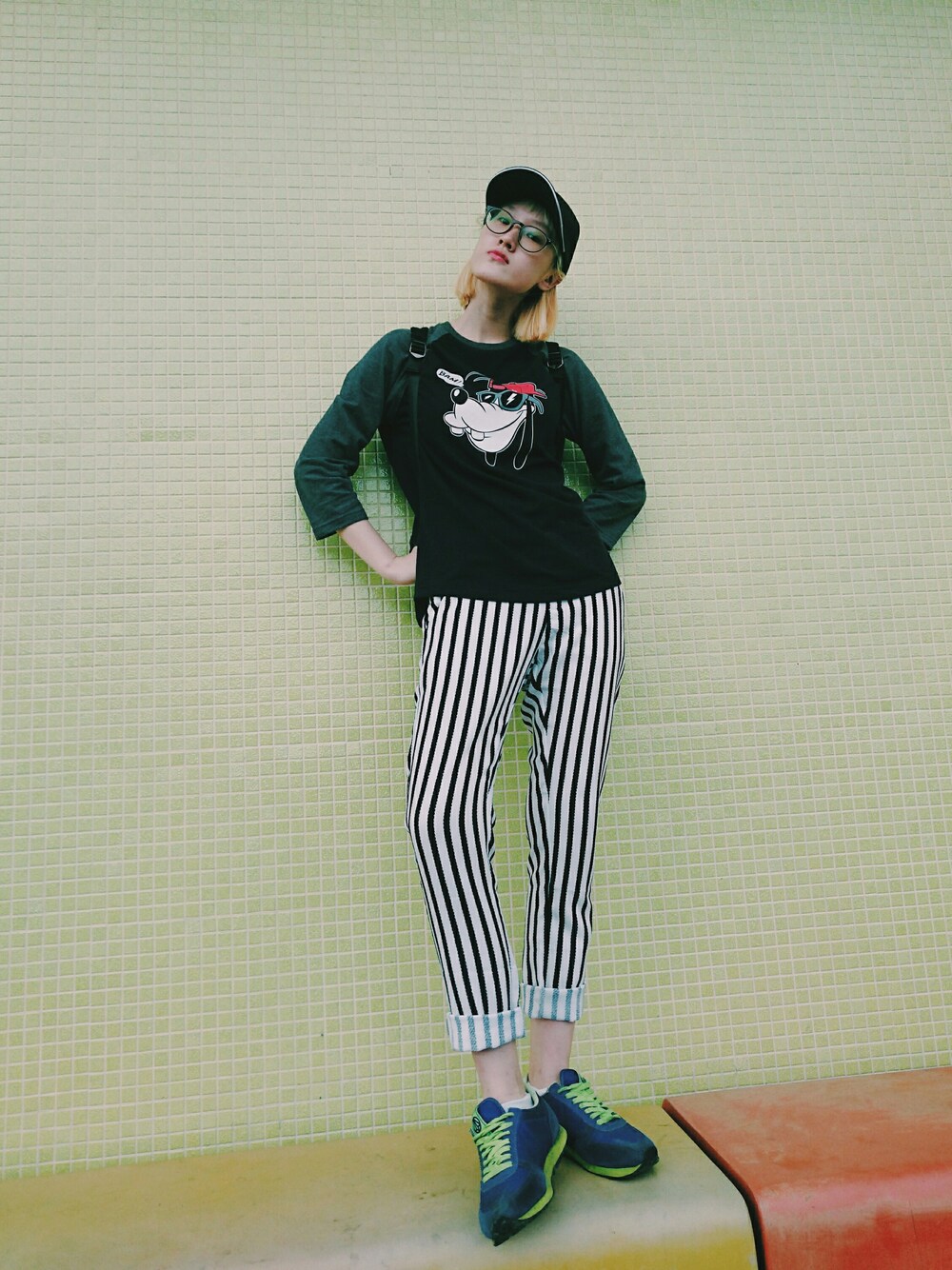 「春、hat、帽子、Tシャツ、SPAO、stripe、黑白、sneakers、street、日常」｜「Xのアイテム（キャップ、ブラック系）」を使った、sojoyoさん（レディース・170cm）の春コーディネートの1枚目の写真