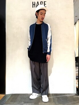 「HARE（ハレ）のダブルベルトスニーカー(HARE)（スニーカー）」を使った、青木/HAREHEPFIVEさん（メンズ・174cm）の春コーディネート