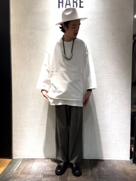 「HARE（ハレ）のダブルベルトスニーカー(HARE)（スニーカー）」を使った、青木/HAREHEPFIVEさん（メンズ・174cm）の春コーディネート