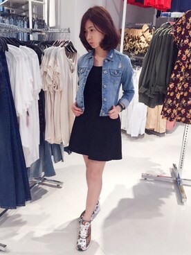 「Abercrombie&Fitch（アバークロンビーアンドフィッチ）のアイテム（デニムジャケット）」を使った、Abigale Jinさん（レディース・153cm）の夏コーディネート