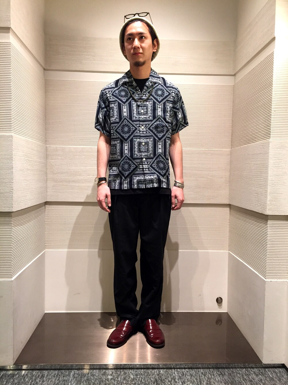 「Champion、nano・universe、racal、tabloid news」｜「tabloid newsのアイテム（シャツ/ブラウス、その他）」を使った、NANO・UNIVERSE LIBRARY 新宿 STAFFさん（メンズ・170cm）の夏コーディネートの1枚目の写真