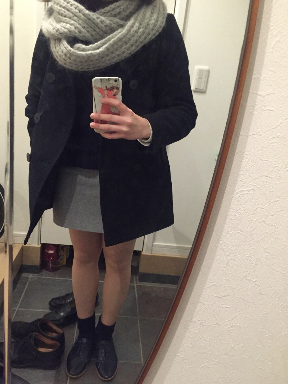 「UNIQLOのアイテム（ピーコート、ブラック系）」を使った、Sao T.さん（レディース・162cm）の春コーディネートの1枚目の写真