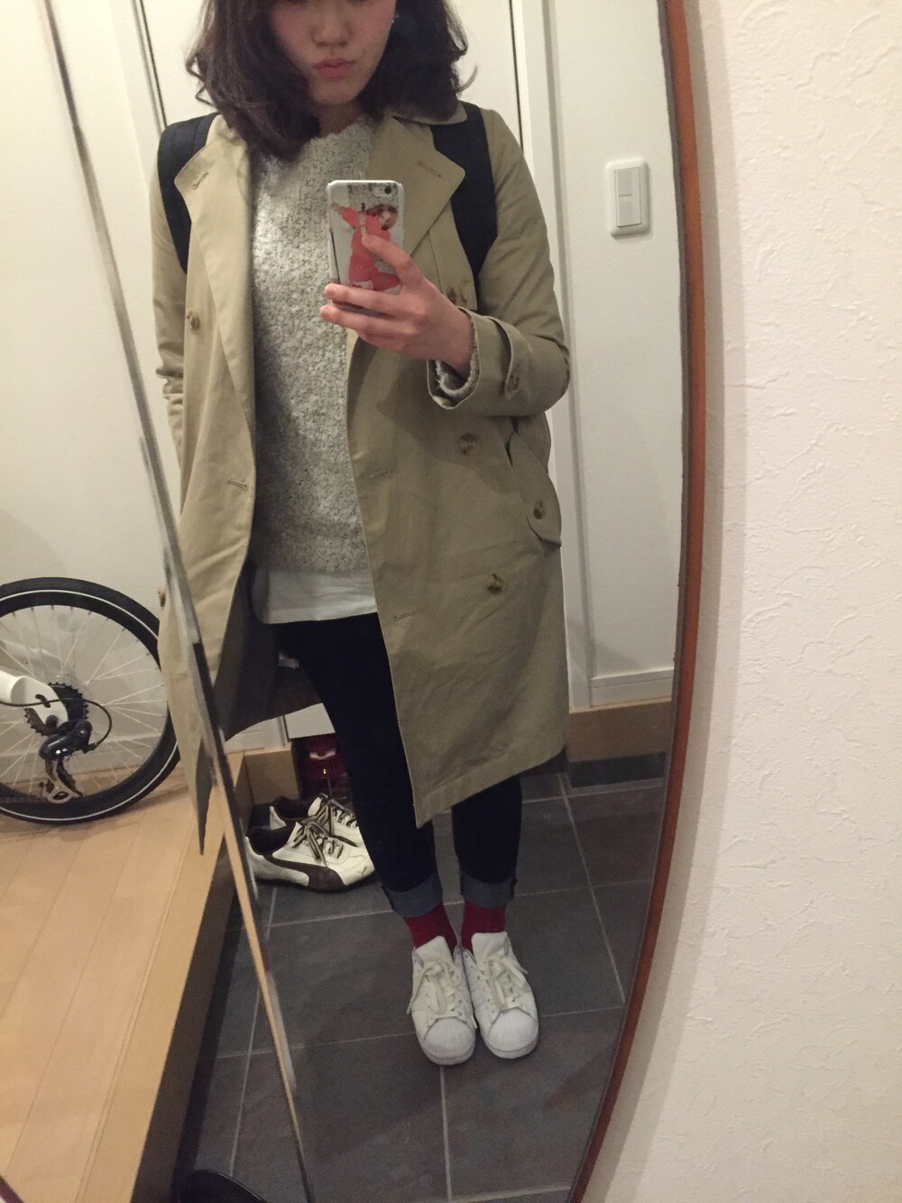 「GAPのアイテム（トレンチコート、ベージュ系）」を使った、Sao T.さん（レディース・162cm）の春コーディネートの1枚目の写真