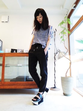 「ISABEL MARANT（イザベルマラン）のアイテム（パンツ）」を使った、MOGGIE CO-OP STAFFさん（レディース・161cm）の春コーディネート