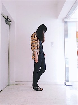 「ISABEL MARANT（イザベルマラン）のアイテム（サンダル）」を使った、MOGGIE CO-OP STAFFさん（レディース・168cm）の夏コーディネート