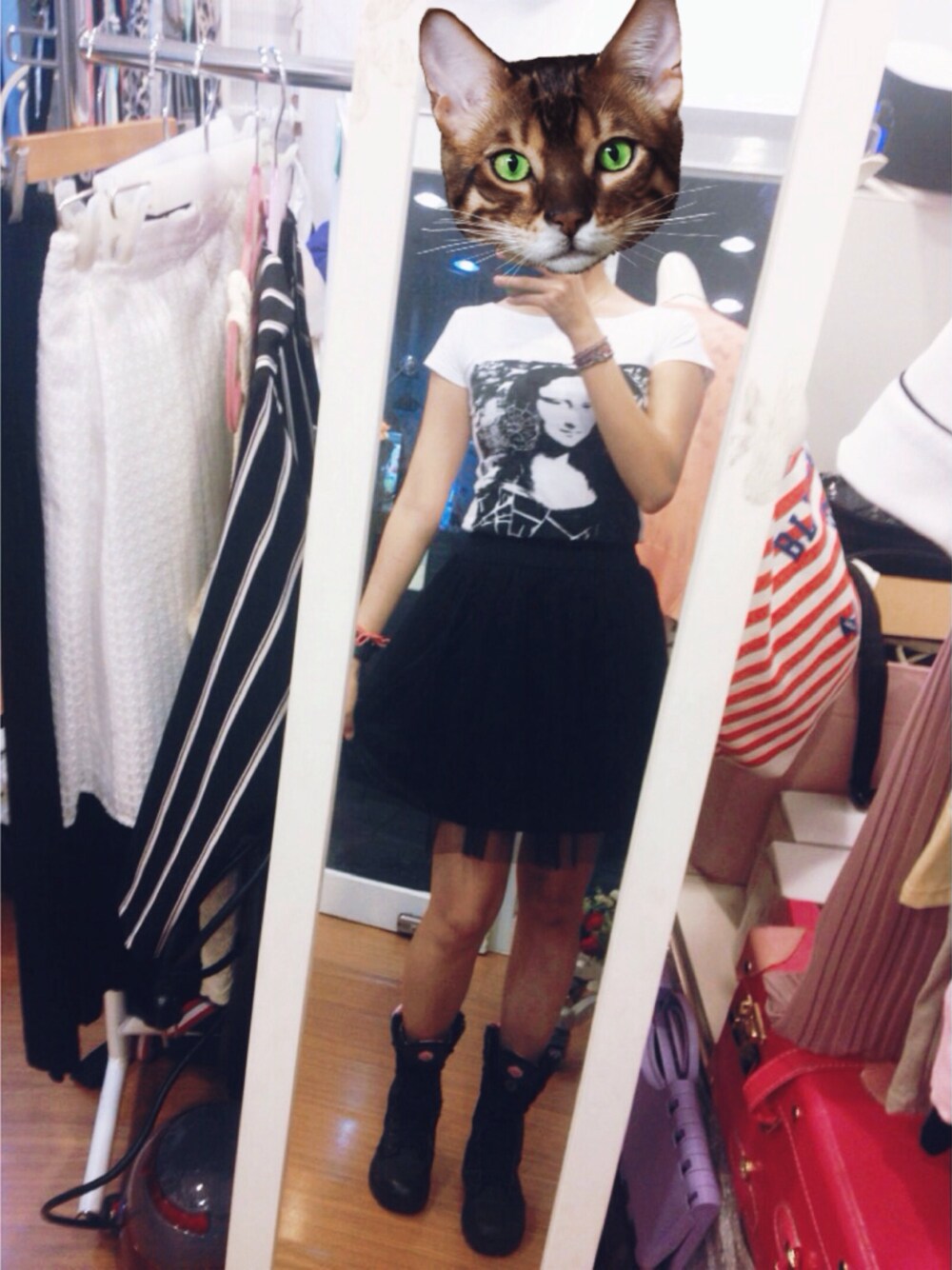「ootd、PALLADIUM、rock、girly  style 」｜「KLINGのアイテム（Tシャツ/カットソー、ホワイト系）」を使った、Aasta ＊Asukaさん（レディース・162cm）の夏コーディネートの1枚目の写真