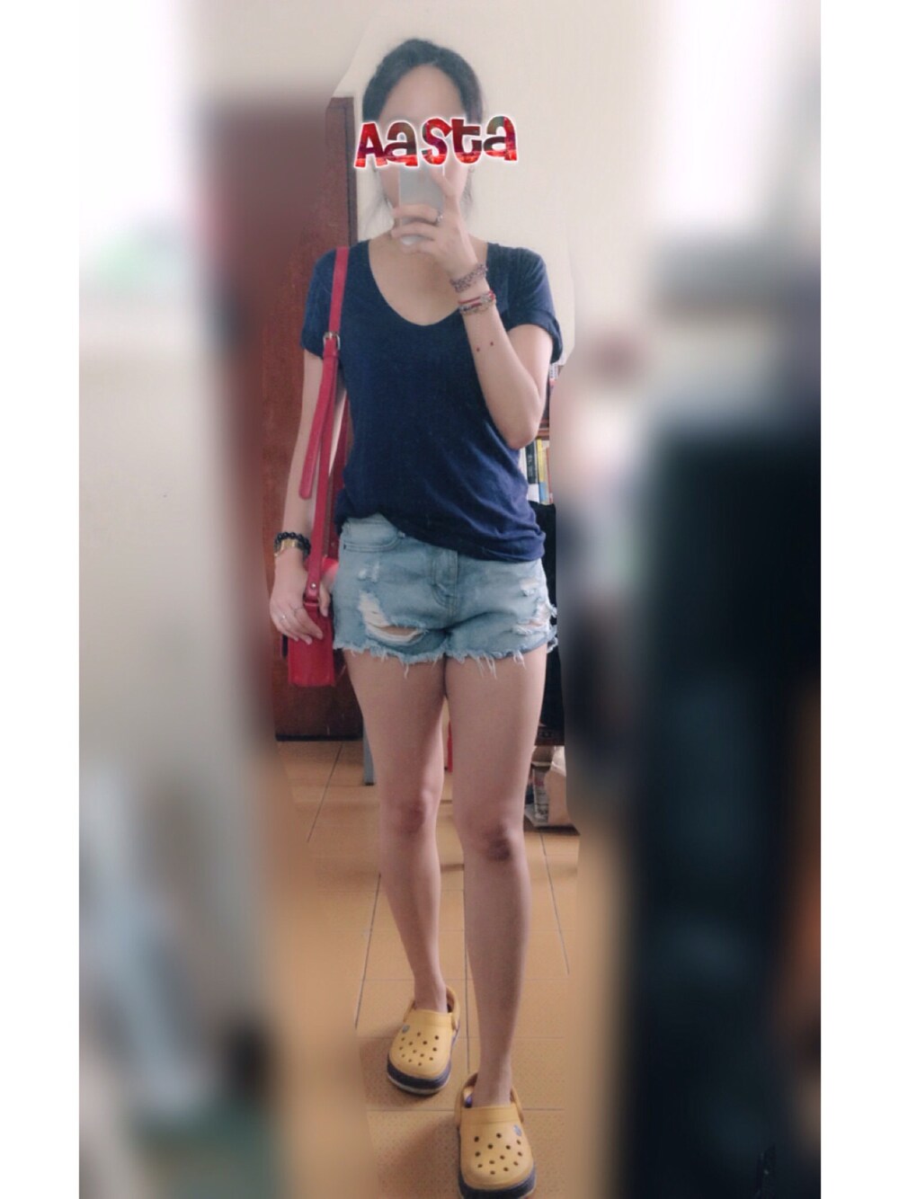 「ootd、simple is best」｜「Levi'sのアイテム（パンツ、ブルー系）」を使った、Aasta ＊Asukaさん（レディース・162cm）の秋コーディネートの1枚目の写真