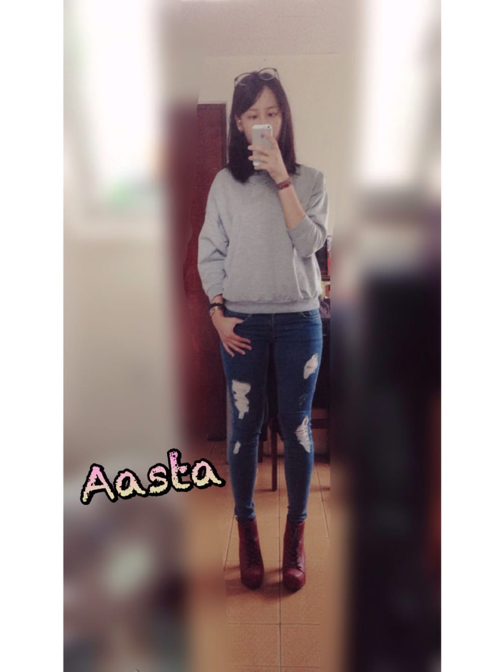 「ootd、wannabetaller」｜「Ann'sのアイテム（デニムパンツ、ブルー系）」を使った、Aasta ＊Asukaさん（レディース・162cm）の秋コーディネートの1枚目の写真