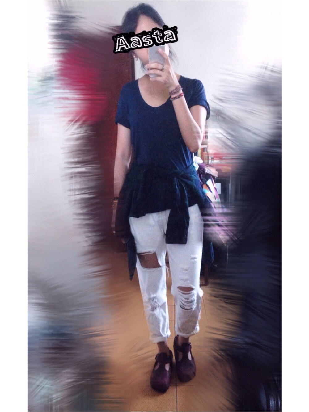 「ootd、birkenstock」｜「Levi'sのUrban Renewal Washed-Out Destroyed Levi‘s 501 Jean（デニムパンツ、ホワイト系）」を使った、Aasta ＊Asukaさん（レディース・162cm）の秋コーディネートの1枚目の写真