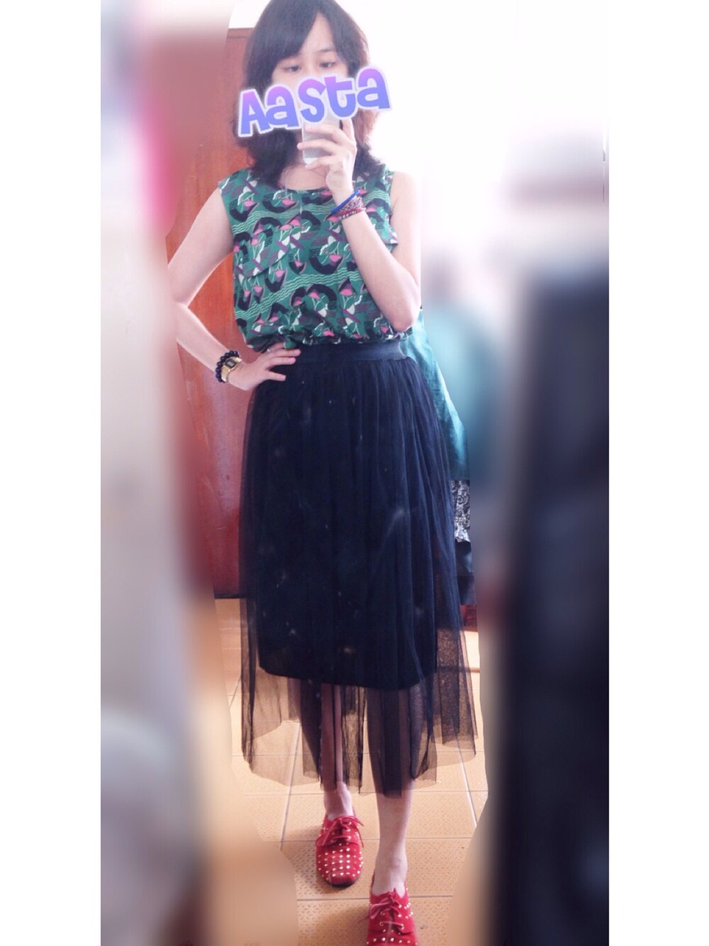 「ootd、みどり、red shoes」｜「ZARAのアイテム（トップス、グリーン系）」を使った、Aasta ＊Asukaさん（レディース・162cm）の秋コーディネートの1枚目の写真