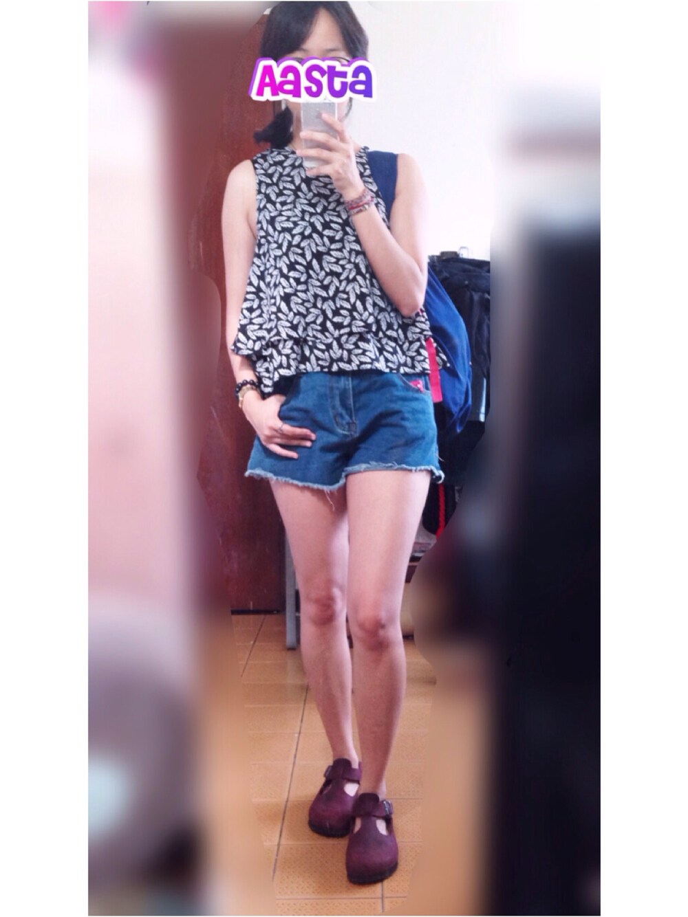 「likesummer、denim、casual、college」｜「Hollisterのアイテム（パンツ、ブルー系）」を使った、Aasta ＊Asukaさん（レディース・162cm）の秋コーディネートの1枚目の写真