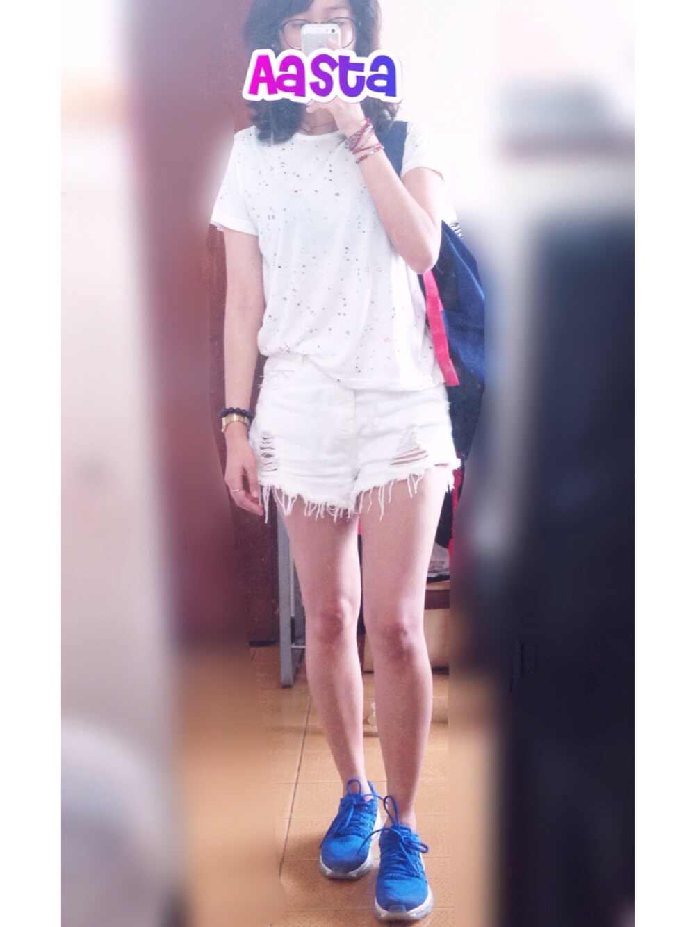 「ootd、white、simpleisthebest」｜「Levi'sの501-ショーツ/ホワイト/トラッシュドレイザー/12.5oz デニム（デニムパンツ、ホワイト系）」を使った、Aasta ＊Asukaさん（レディース・162cm）の秋コーディネートの1枚目の写真