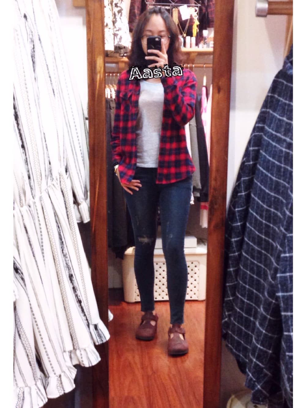 「tbt」｜「BIRKENSTOCKのアイテム（シューズ、レッド系）」を使った、Aasta ＊Asukaさん（レディース・162cm）の冬コーディネートの1枚目の写真