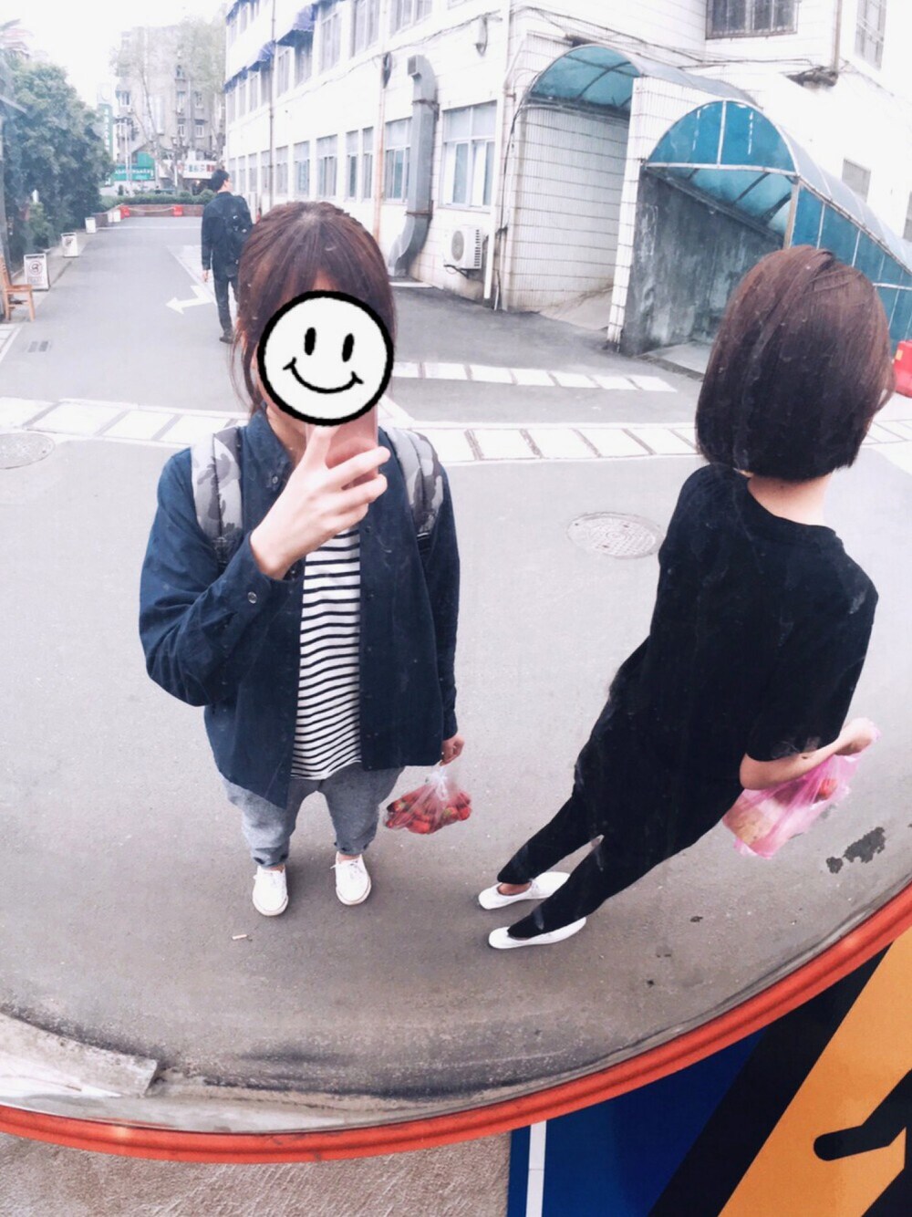 「UNIQLOのアイテム（シャツ/ブラウス、その他）」を使った、dionysusさん（レディース・167cm）の春コーディネートの1枚目の写真
