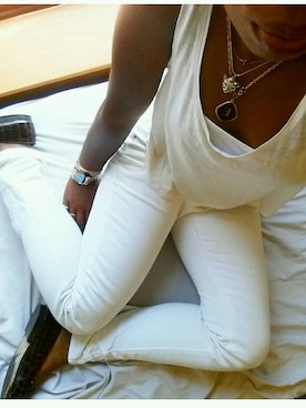 Liz Cumberbatchさんのコーディネート