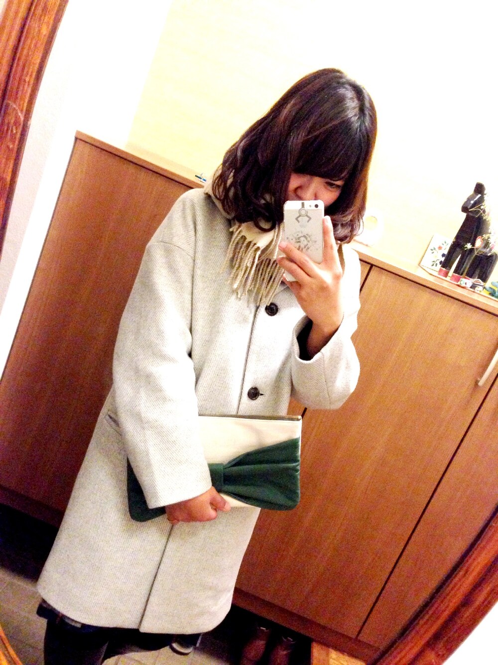 「ハンドメイド、ともだち、みどりがすき。、クラッチバッグ」｜「めーのたからもの♡
（クラッチバッグ、グリーン系）」を使った、yoripiさん（レディース・158cm）の冬コーディネートの1枚目の写真