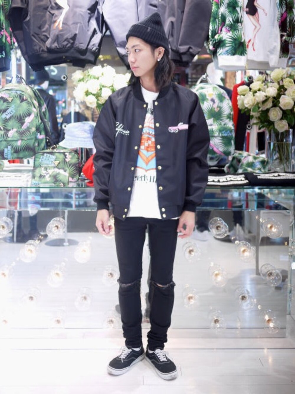 「JOYRICH、ジャケット、スタジャン、MA-1、スキニーデニム、ニット帽、VANS、秋のコーデ」｜「JOYRICHのBH Girl Athletic Jkt（その他アウター、ブラック系）」を使った、h1さん（メンズ・171cm）の秋コーディネートの1枚目の写真