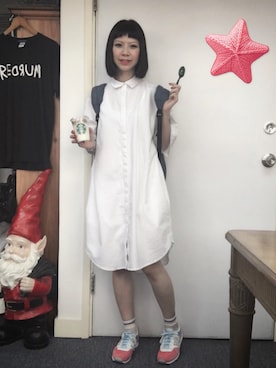 「MONKI（モンキ）のアイテム（シャツワンピース）」を使った、ekeeさん（レディース・166cm）の春コーディネート